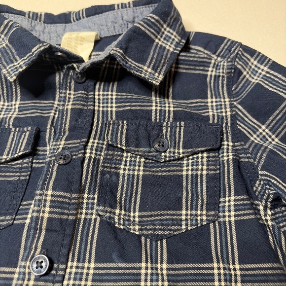H & M Boys Button Down Plaid Shirt, size 12 to 18 months - Picture 2 of 4